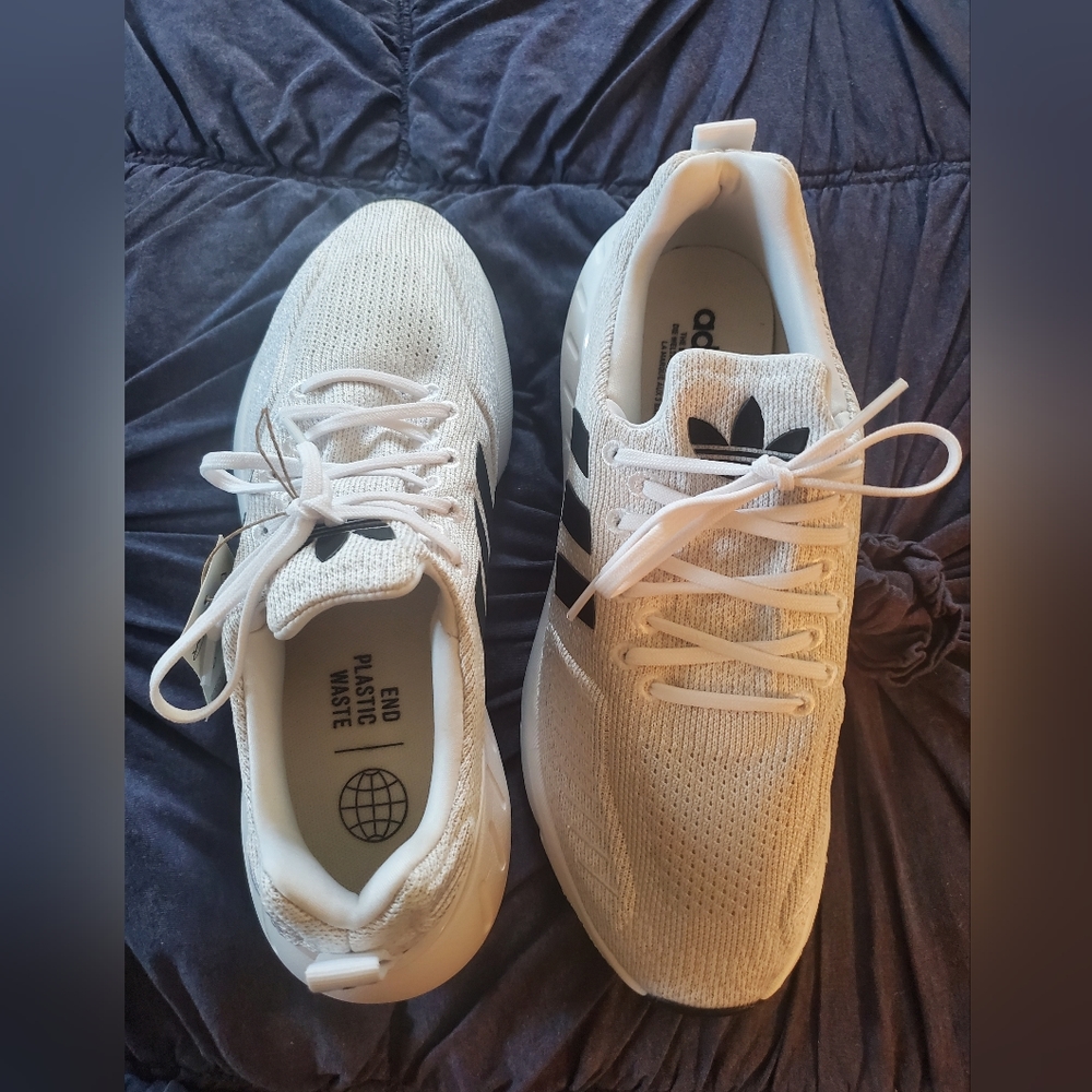 COPY - Adidas Swift Run 22 -Men's- Size 8 (White/Black) - Picture 3 of 13